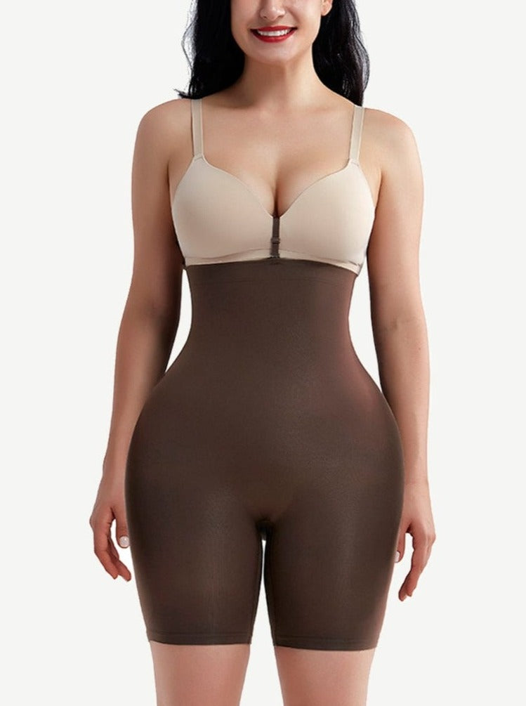 Buckle Strap Waist Trimmer Shorts